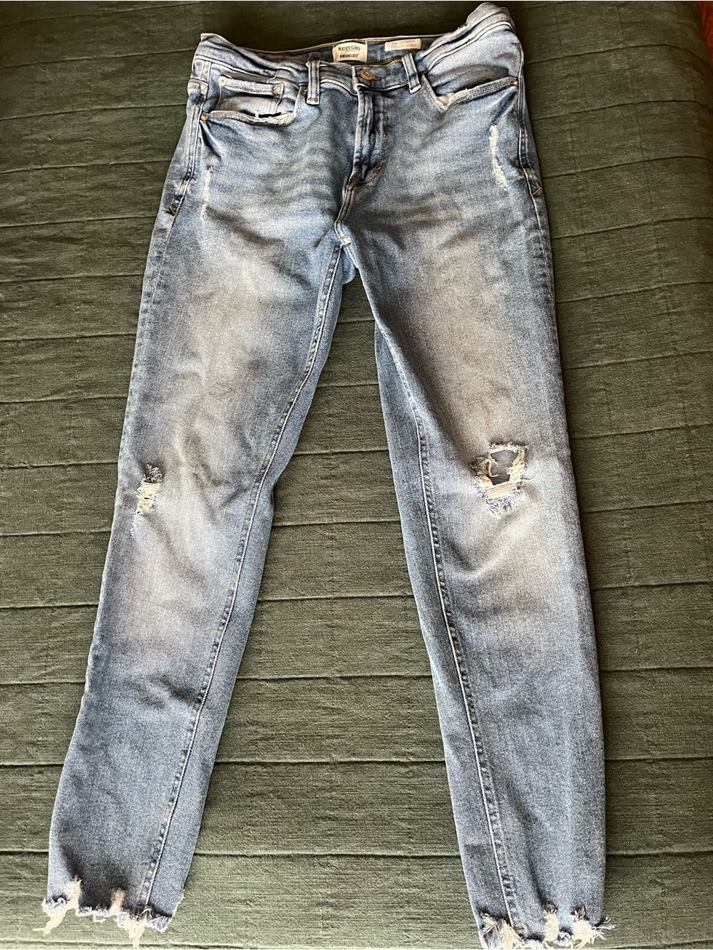 Kensie Light Wash Distressed Skinny Jeans women’s size 10/30